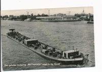 Rotterdam - Phs van Ommeren NV - Het geladen tankschip Brittannia vaart in de Noord  [002-2584