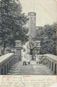 Nijmegen (mist hoekje)  [002-4826