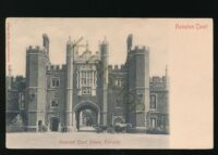 Hampton Court Palace - Entrance [KRST012-6934