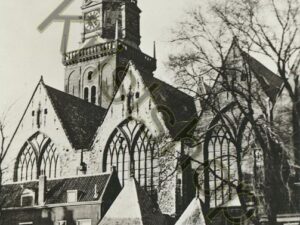 Amsterdam - Oudekerksplein met Oude Kerk  [001-0543