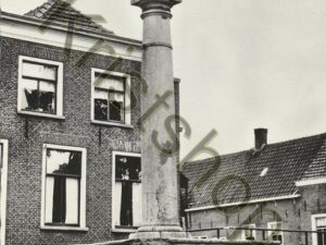 Hekendorp - Schandpaal met vrouwe Justitie [001-0604