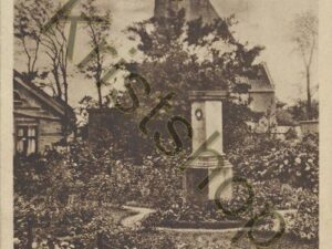 Oostvoorne aan Zee - Plantsoen met Monument en Kerk [001-0815