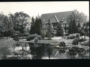 Hoogeveen - Park Bentincklaan [001-0971