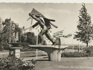 Nijmegen - Jan van Hoofmonument [001-2753