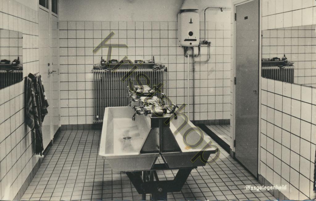 KRST001-5425_0.jpg Drouwenerzand - Verblijf van Volksonderwijs - Wasgelegenheid [001-5425