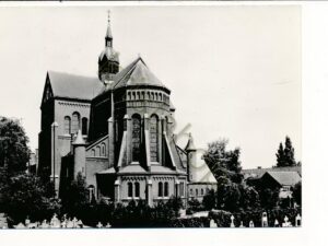 Beneden-Leeuwen - RK Kerk [002-0119