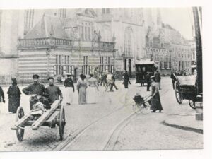 Zwolle - Tramrijtuig op de Groote Markt 1905 - repro [002-1066