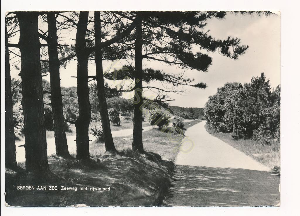 KRST002-1082_0.jpg Bergen aan Zee - Zeeweg met rijwielpad [002-1082
