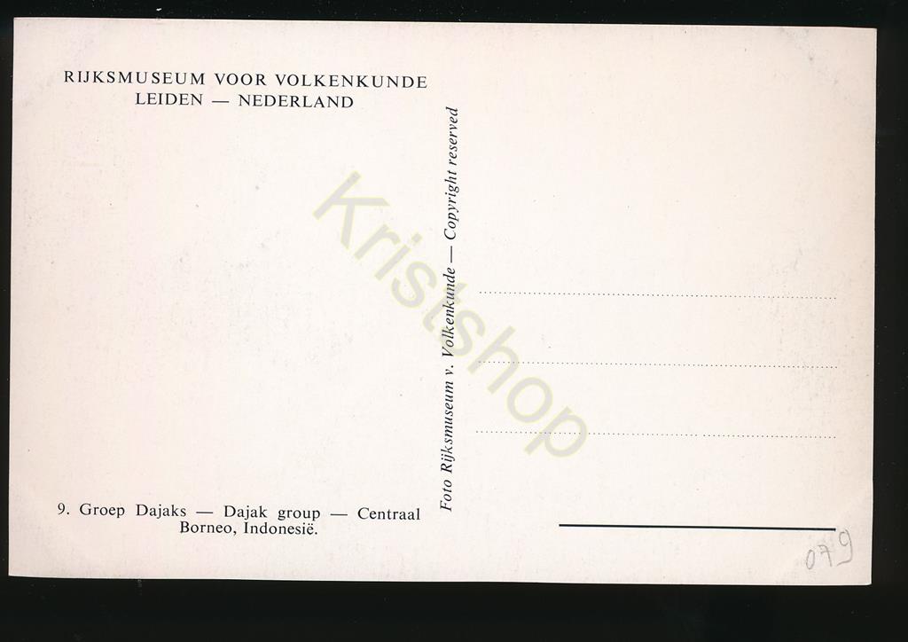 KRST002-2779_1.jpg Leiden - Rijksmuseum voor Volkenkunde - Groep Kajaks [002-2779 - Afbeelding 2