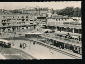 Arnhem - Stationsplein - Trolleybussen [002-5529