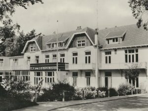 ??? Nunspeet ??? - CJ van Liendenhuis [002-6383