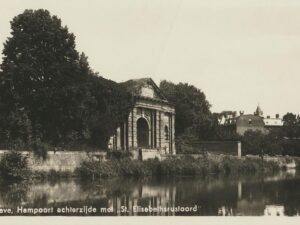 Grave - Hampoort achterzijde [002-7280