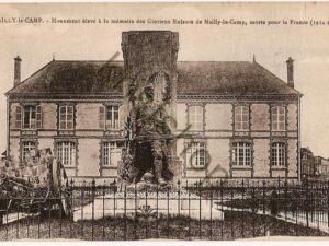 Mailly le Camp - Monument élevé à  la mémoire   [004-0418