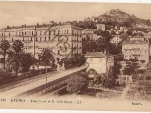 Hyères - Panorama de la Ville haute   [004-0549