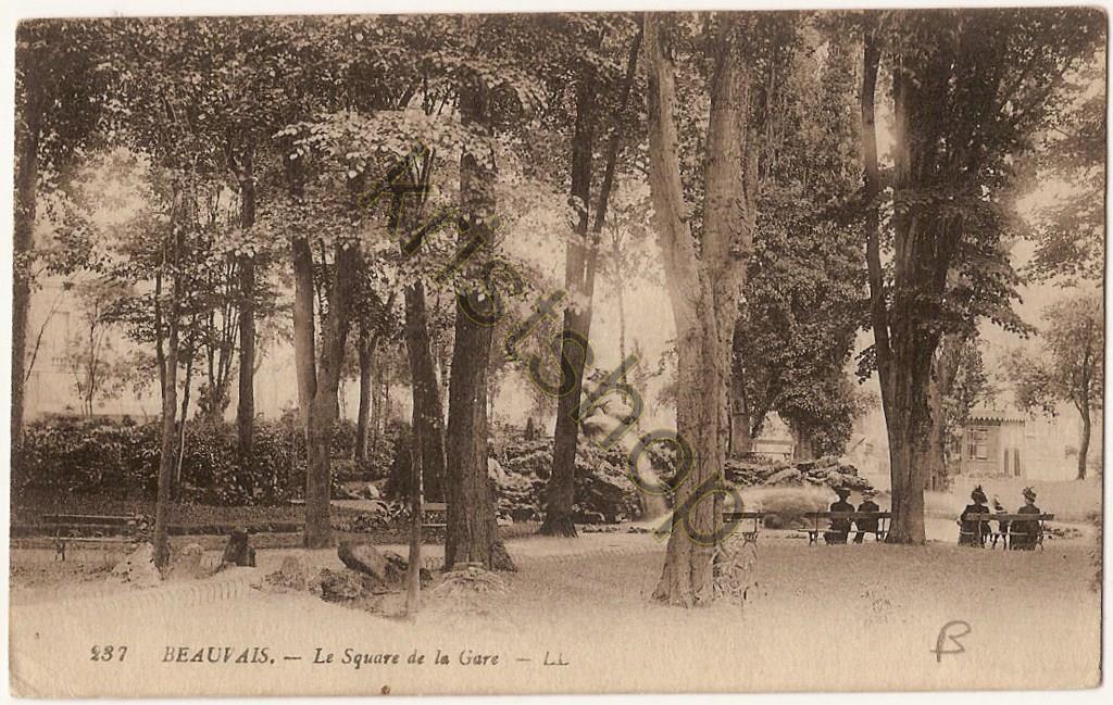 KRST004-0555_0.jpg Beauvais - La Square de la Gare [004-0555