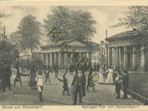 Düsseldorf - Ratinger-Tor mit Radschlägern [004-1125