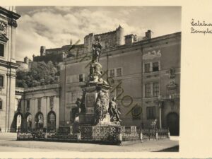 Salzburg - Domplatz  [004-1703