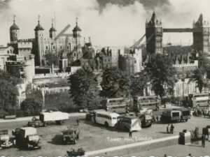 London - Tower Hill  [004-2215