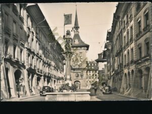 Bern - Kramgasse mit Zeitglockenturm [004-2837