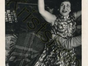 ??? Zoekplaatje - unknown - unbekannt ??? [004-3372 - Kissing old Blarney Stone