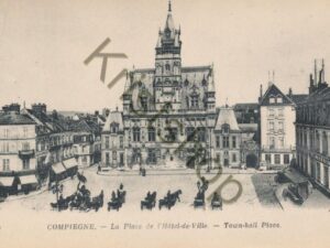 Compiegne - La Place de l'Hôtel de Ville [004-3444