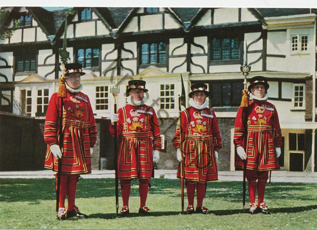 KRST004-5854_0.jpg London - Tower - Yeomen Warders [004-5854