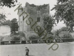 Guildford - The Castle [004-5885
