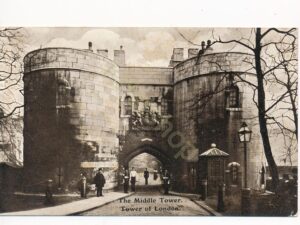 London - The Middle Tower [004-6362