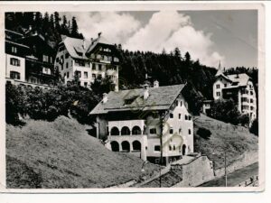 Hotel Bellavista mit Engadiner Museum St Moritz [004-7297