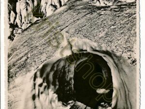 Eishöhle im Rhônegletscher [004-7525