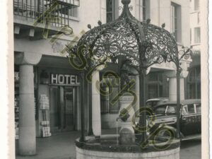 Zürich - Kunstgeschmieder Brunnen am Weinplatz [004-7526