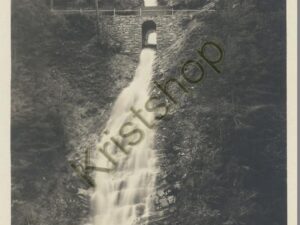 Viamala-Strasse mit Wasserfall [005-0668