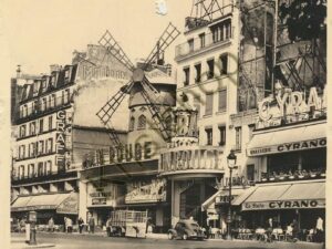 Paris - A Monmatre Le Moulin Rouge [005-2502