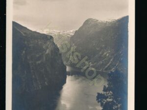 Norge Parti af Geirangerfjorden med Prækestolen og De syv Söstre [005-2743