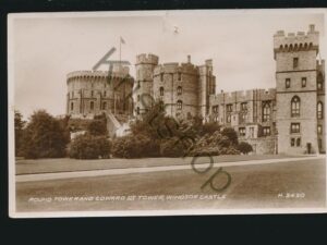 Winsor Castle - Round Tower and Edward III Tower [005-4091
