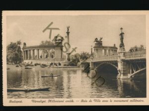 Budapest - Bois de Ville avec lemonument milénaire [005-4614