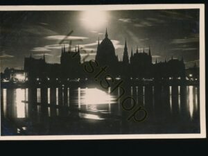 Budapest - by night [005-4875