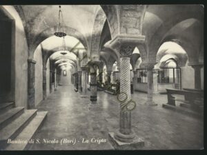 Bari - Basilica di S Nicola - La Cripta [005-5296