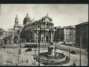 Catania - Piazza Duomo - La Cattedrale [005-5935
