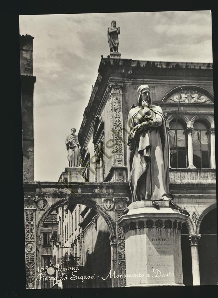 KRST005-6392_0.jpg Verona - Piazza dei Signori [005-6392