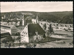 Freudenstadt - Stadthaus mit Stadtkirche und Anlagen [006-0041