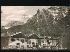 Partie aus mittenwald gegen Karwendelgebirge   [006-0358