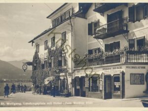 St Wolfgang - Landungsplatz mit Hotel Zum Weißen Rößl [006-2144