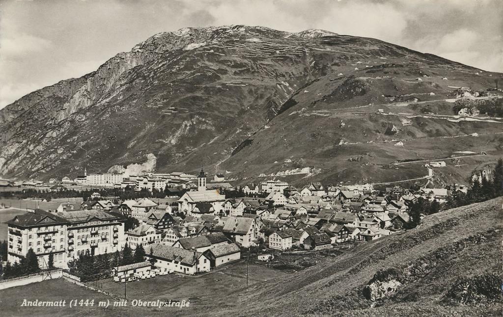 KRST006-5263_0.jpg Andermatt mit Oberalpstraße [006-5263