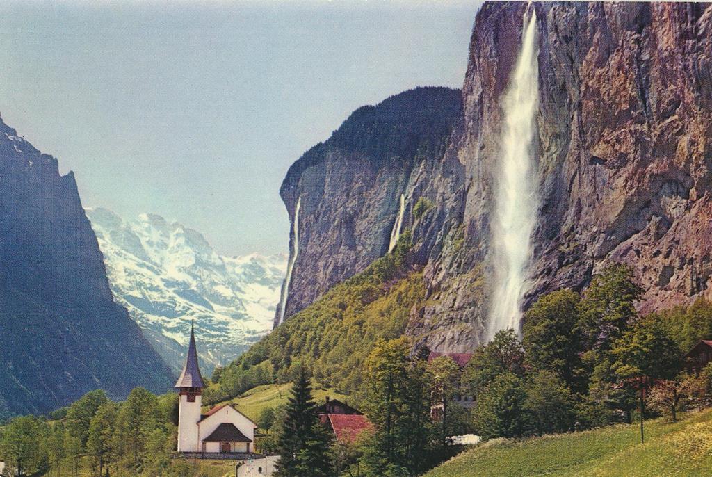 KRST006-5339_0.jpg Lauterbrunnen mit Staubach [006-5339