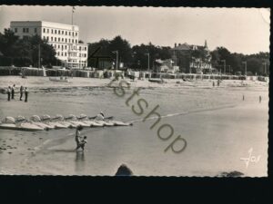 Carnac - La grande plage et les Hôtels [006-5539