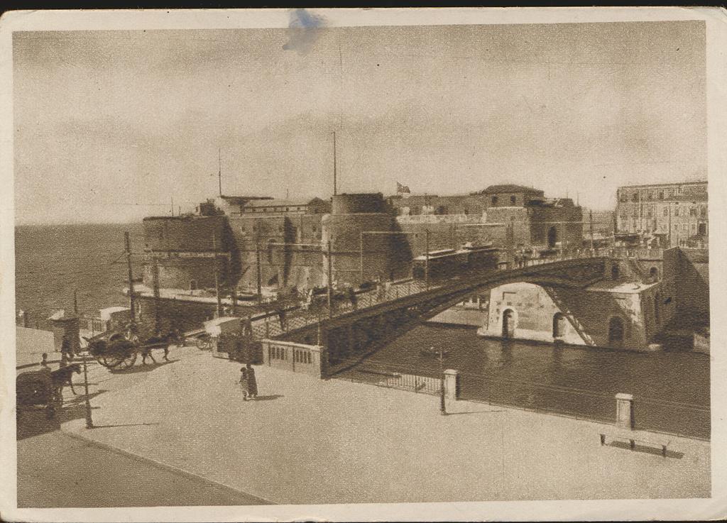 KRST006-6620_0.jpg Taranto - Il Ponte girevole [006-6620