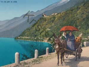 In via per la città  [006-8369