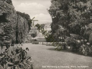 Bad Meinberg a Teutobg Wald im Kurpark [KRST007-0256