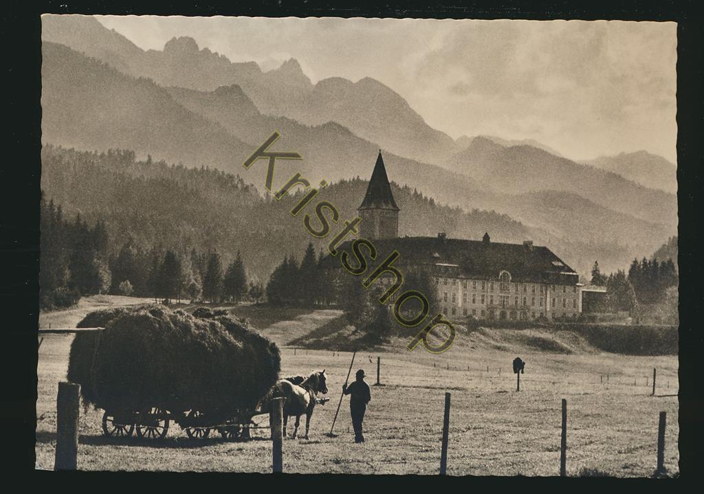 KRST007-0551_0.jpg Schloß Elmau mit Dreitorspitze [KRST007-0551